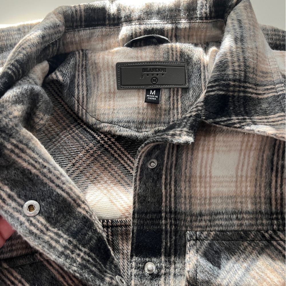 Blank NYC Plaid Shacket- Black, Tan and Cream Wool Blend Size M - Picture 3 of 8